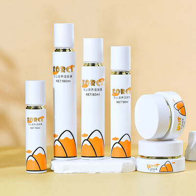 Confezione di bottiglie di vetro cosmetiche a prova di perdite, ecocompatibili e personalizzabili per imballaggi premium per la cura della pelle